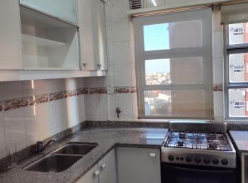 Departamento en Alquiler de 3 ambientes Sarandi · Alquiler Excelente Departamento 3 Amb. con Espacio Guardacoche