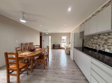 Casa · 63m² · 3 Ambientes · 2 Cocheras · Venta - Casa 2 Dorm. en B° La Hueya, Caima
