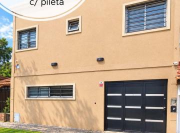 Casa de 3 ambientes, Quilmes · Casa en Alquiler con Jardín y Pileta en Don Bosco