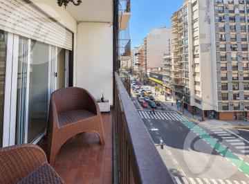 Departamento · 46m² · 1 Ambiente · Amplio Monoambiente Al Frente, Amoblado y con Balcon - Av Cordoba