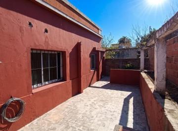 PH · 90m² · 3 Ambientes · Alquiler PH 3 Ambientes con Patio en Tapiales