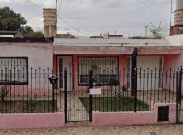 Casa de 9 ambientes, Córdoba · Casa a Reciclar en B° Yofre Sur - 3 Dorms / 2 Baños