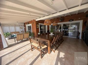 Casa · 240m² · 5 Ambientes · 5 Cocheras · Casa - Barrancas de San Jose