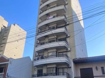 Departamento de 3 ambientes, Lanús · 3 Ambientes con Cochera Impecable