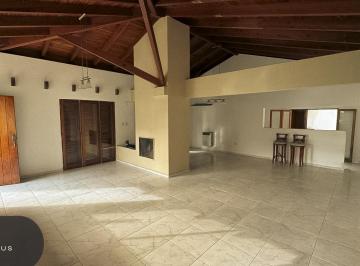 Casa · 270m² · 4 Ambientes · 2 Cocheras · Casa en Alquiler de 3 Dorm. con Cochera - Villa Belgrano