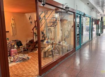 Local comercial · 17m² · 1 Ambiente · Alquiler Local Dentro de Galeria Comercial - Flores