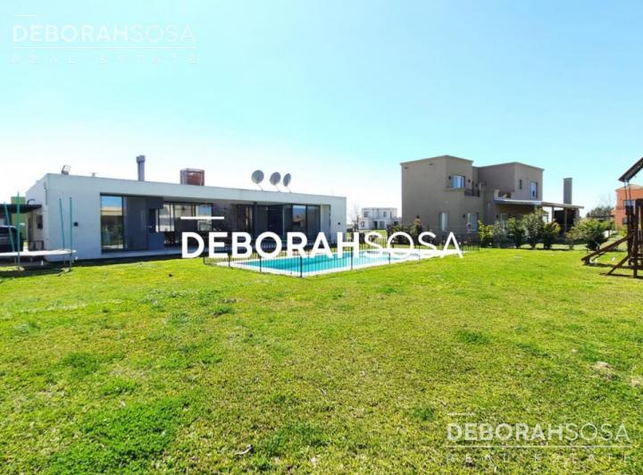 Casa · 160m² · 5 Ambientes · 2 Cocheras