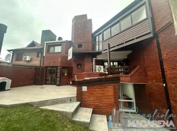 Casa · 220m² · 4 Ambientes · Venta Chalet 4 Ambientes Calle Roldan Al 1000