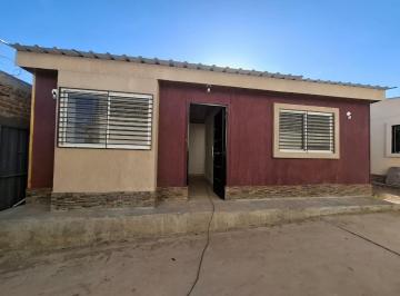Casa · 40m² · 2 Ambientes · 1 Cochera · Casa en Alquiler Barrio Los Plumerillos Las Heras