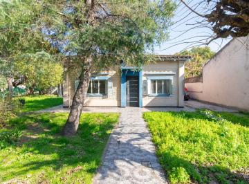 Casa · 174m² · 4 Ambientes · Venta Casa Castelar a Reciclar