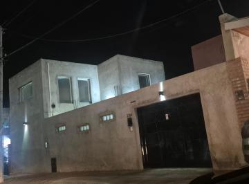 Casa de 4 ambientes, Caleta Olivia · Venta Propiedad de Dos Plantas en Excelente Estado.