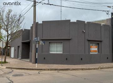 Casa · 135m² · 4 Ambientes · 1 Cochera · Casa Exclusiva Completamente Refaccionada
