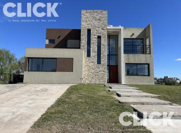 Casa · 174m² · 5 Ambientes · 4 Cocheras · Casa 5 Ambientes en Alquiler a La Laguna en Lagos de San Eliseo