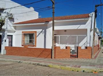 Casa · 130m² · 5 Ambientes · 1 Cochera · Casa en Concordia
