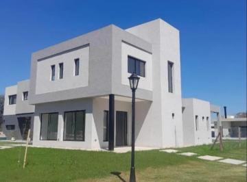 Casa · 194m² · 5 Ambientes · 2 Cocheras · Casa a Estrenar con Piscina en Pilar, Apto Crédito!