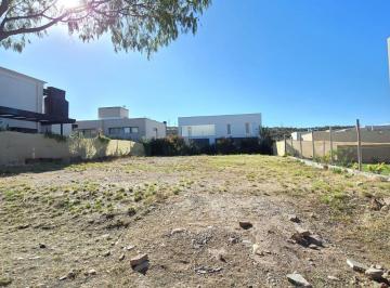 Terreno · 500m² · Terreno en Barrio Aguaribay