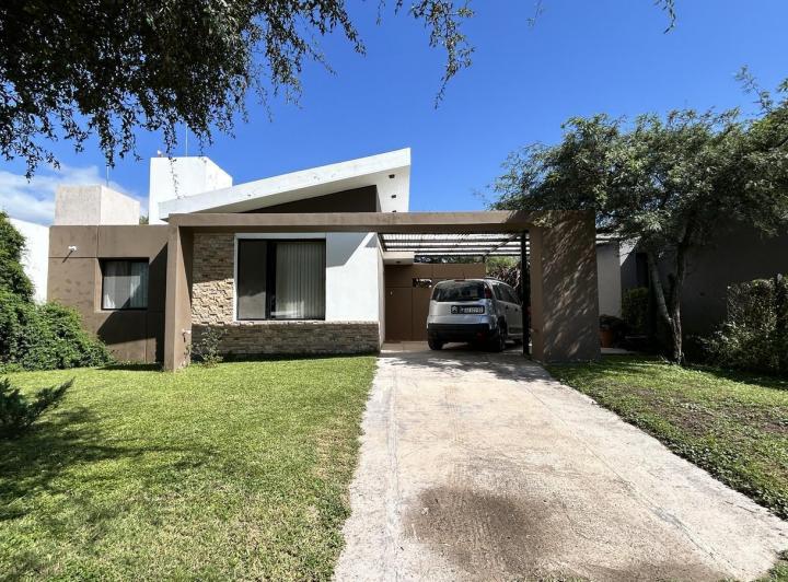 Casa · 149m² · 2 Dormitorios · 1 Cochera
