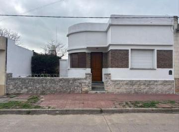 Casa · 60m² · 3 Ambientes · Casa en Azul