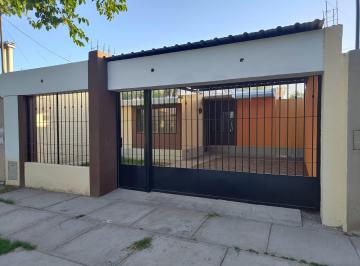 Casa de 3 ambientes, San Martín · Casa en Venta