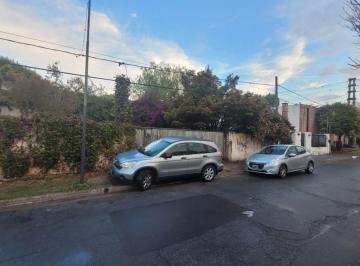 Casa de 8 ambientes, La Plata · Casa de 2800 m² con 4 Dorm. en Venta en Manuel B Gonnet