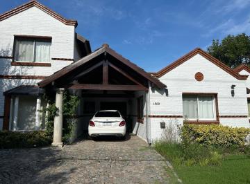 Casa · 300m² · 6 Ambientes · Golfer´s Cc Excelente Propiedad