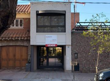 Casa · 200m² · 9 Ambientes · 3 Cocheras · Casa Estudio en La Quinta Seccion de Estilo 2dorm + Dep