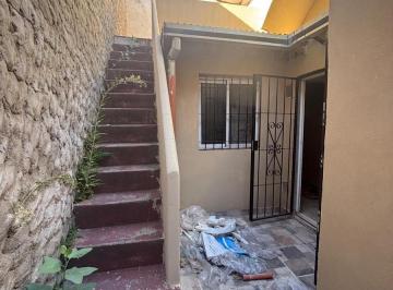 PH · 103m² · 5 Ambientes · En Venta Casa de Pasillo Dos Dorm. Barrio Lourdes