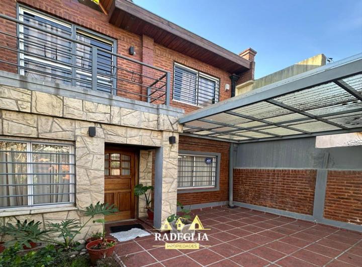 Casa · 87m² · 4 Ambientes · 1 Cochera