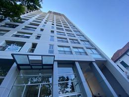Departamento · 75m² · 3 Ambientes · 1 Cochera · Departamento en Banfield Este