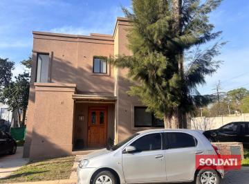 Casa · 125m² · 4 Ambientes · Casa Para Alquiler de Verano en Bella Vista - Enero