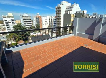Departamento · 50m² · 2 Ambientes · Alquiler Triplex 2amb 70 m² Balcón y Terraza - Bonifacio 2800