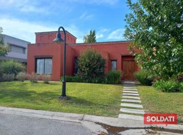 Casa · 120m² · 4 Ambientes · Casa Para Alquiler de Verano en Bella Vista - Octubre Noviembre Enero - Barrio Cerrado