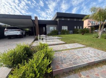Casa · 253m² · 5 Ambientes · 3 Cocheras · Haras Santa Maria, Venta, Escobar