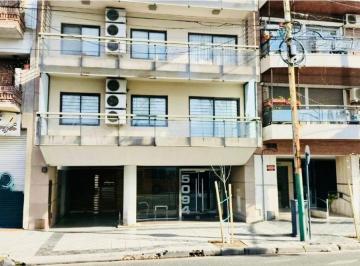 Departamento de 3 ambientes, Agronomía · Agronomía Venta Hermoso Depto Al Frente con Balcón, Tres Ambientes con Patio 2 Baños 82 m