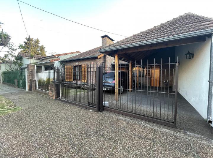 Casa · 164m² · 5 Ambientes · 2 Cocheras