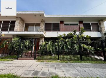 Casa · 550m² · 5 Ambientes · 4 Cocheras · Hermosa Casa 5 Ambientes en Bernal