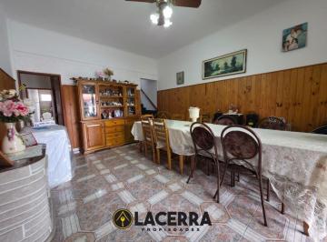 PH de 6 ambientes, General San Martín · PH — Presidente Quintana Al 6000