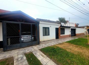 Casa · 722m² · 3 Dormitorios · 4 Cocheras · Venta Casa 3 Dorm. Av Colombia 3100
