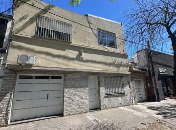 Casa de 5 ambientes, Rosario · Venta - Casa - 2 Dorm. - Mitre 2600