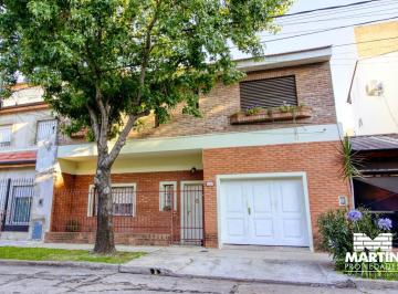 Casa · 171m² · 5 Ambientes · 1 Cochera · Chalet Multifamiliar de 5 Ambientes en Venta en Munro