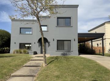 Casa · 190m² · 5 Ambientes · 4 Cocheras · Casa en Venta Barrio Cerrado Vistas
