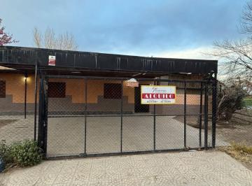 Casa de 6 ambientes, Los Corralitos · Casa en Alquiler C/ Cochera en Los Corralitos