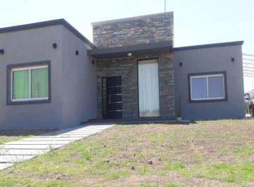 Casa de 4 ambientes, Esteban Echeverría · Casa - Venta - Belleville