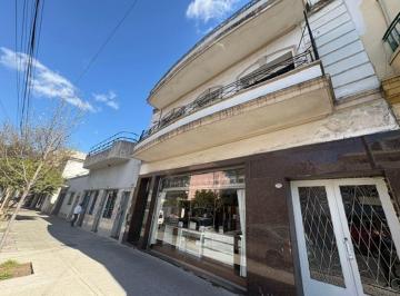 Local comercial de 4 ambientes, Villa del Parque · Oportunidad Local de 8.40 X 24 + Vivienda en Planta Alta 4 Amb con Balcon + Patios + Terraza