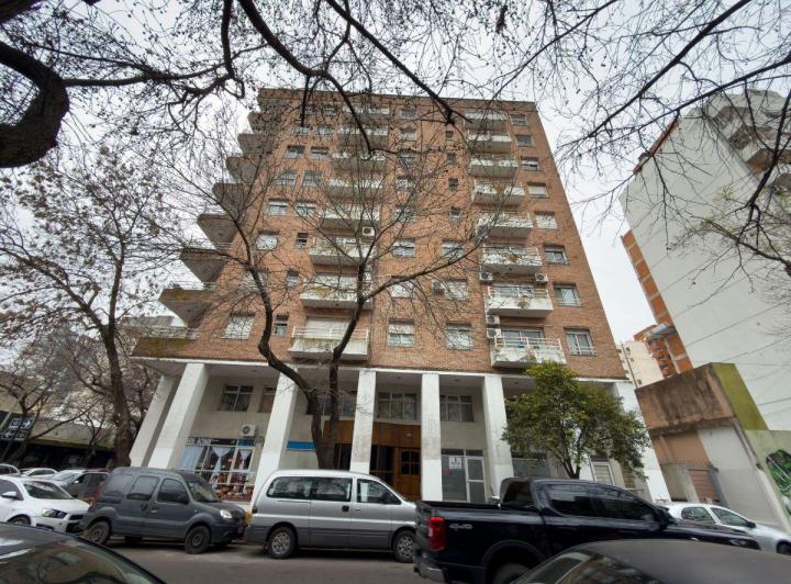 Departamento · 122m² · 6 Ambientes · 1 Cochera