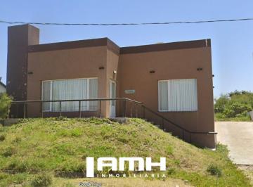 Casa · 96m² · 2 Dormitorios · 1 Cochera · Casa en Tres Arroyos