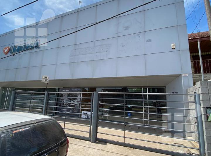 Local comercial · 320m²
