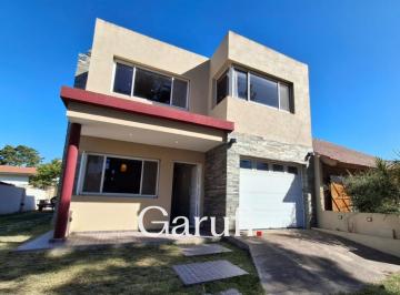 Casa · 130m² · 4 Ambientes · 1 Cochera · Casa en Venta en Villa Gesell Barrio Hipocampo