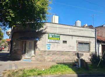 Casa de 3 ambientes, Lanús · Casa en Muy Linda Esquina