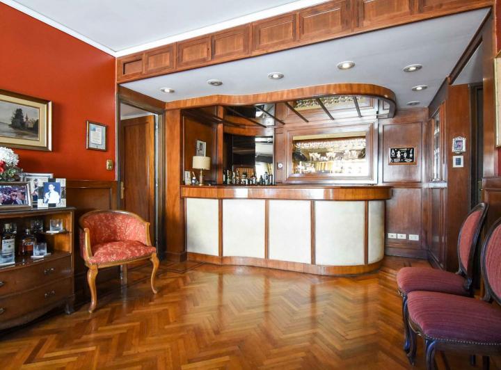 Departamento · 198m² · 8 Ambientes · 1 Cochera
